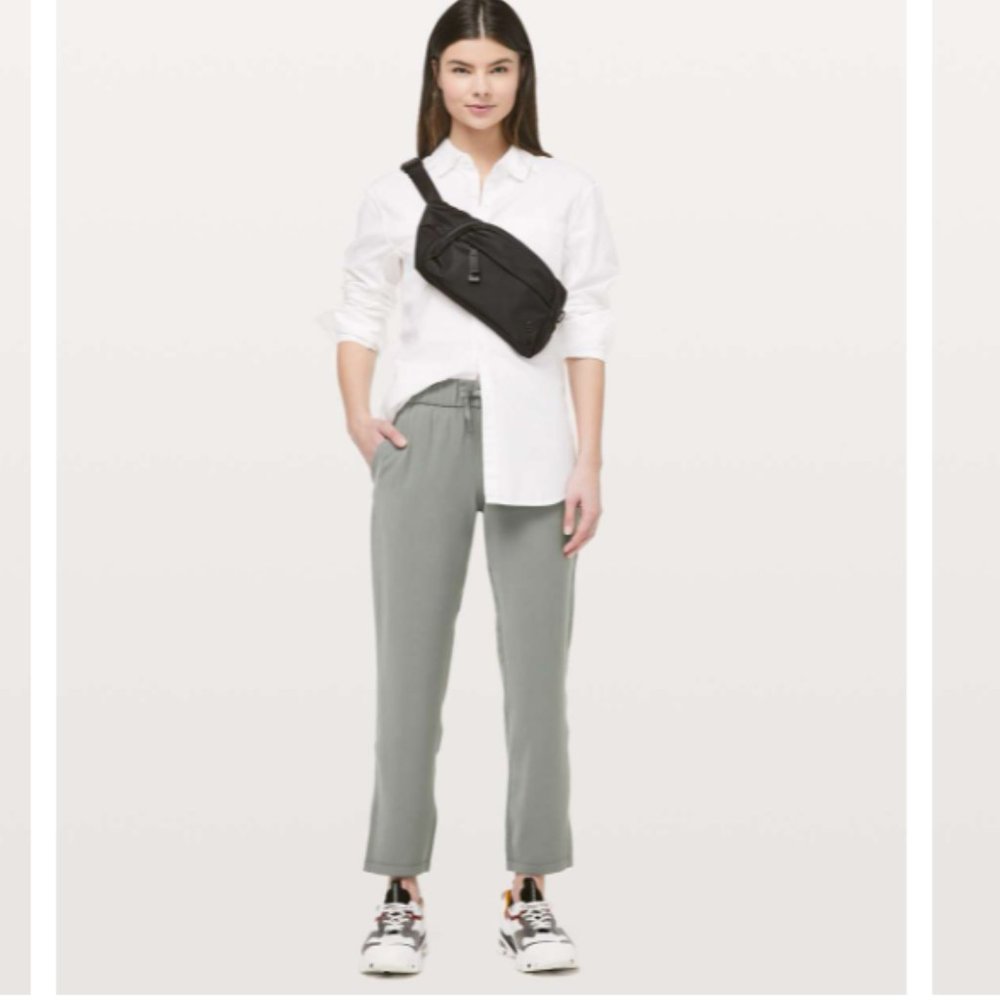 NWT Lululemon On the Fly 7/8 Pant *Woven Grey Sage